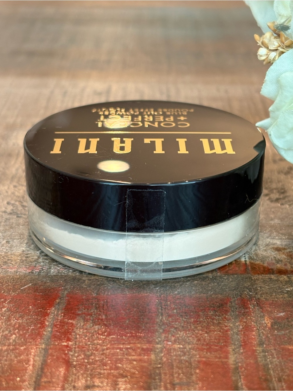 NEW Milani CONCEAL + PERFECT Blur Out POWDER in 01 TRANSLUCENT Full Size! - Picture 2 of 3